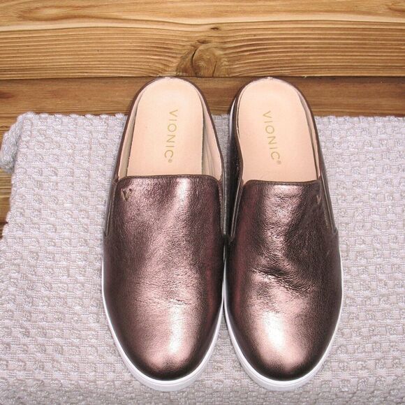 7 W 7 Wide Vionic Women’s Dakota Leather Mules Slip On Sneaker - Picture 3 of 10